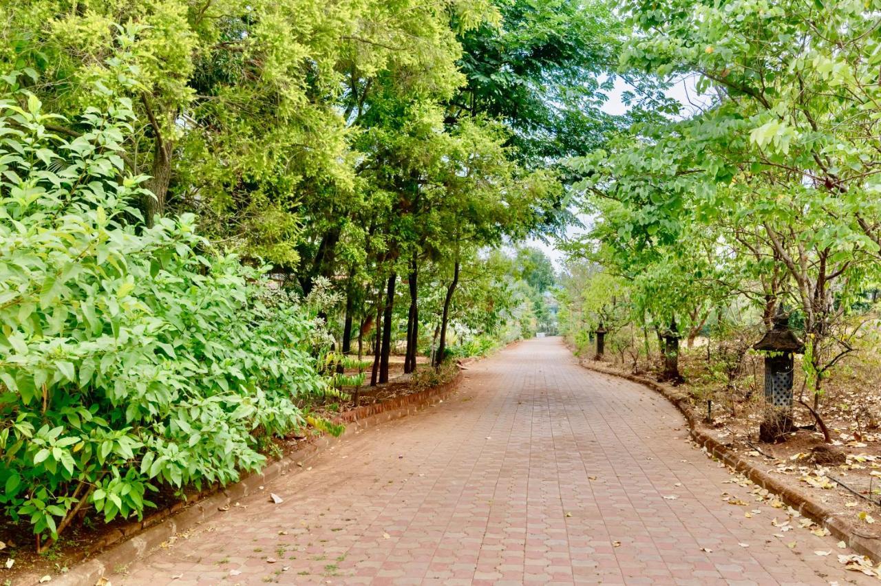 Saffronstays Boulevard Rockhouse - Pool Villa With Amazing Nature Views Lonavala Exterior photo